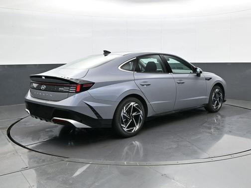 2026 Hyundai SONATA SEL