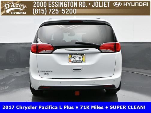 2017 Chrysler Pacifica Touring-L