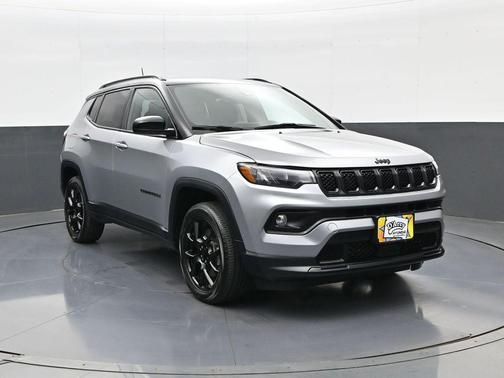 Billet Silver Metallic Clearcoat 2023 Jeep Compass Latitude