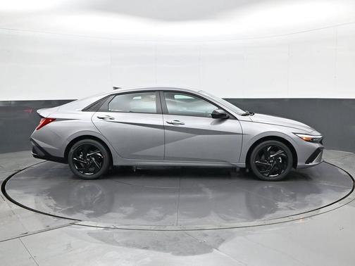 2026 Hyundai ELANTRA HEV SEL Sport