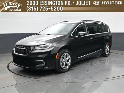 Brilliant Black Crystal Pearlcoat 2023 Chrysler Pacifica Limited