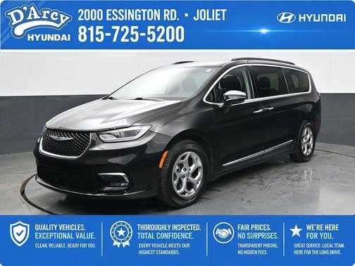 Brilliant Black Crystal Pearlcoat 2023 Chrysler Pacifica Limited