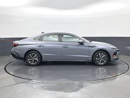 Transmission Blue 2026 Hyundai SONATA Hybrid Base