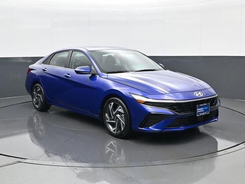 2025 Hyundai ELANTRA SEL