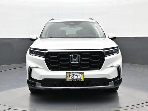 Platinum White Pearl 2024 Honda Pilot Touring 8-Passenger