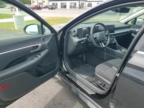 2025 Hyundai SONATA Hybrid SE