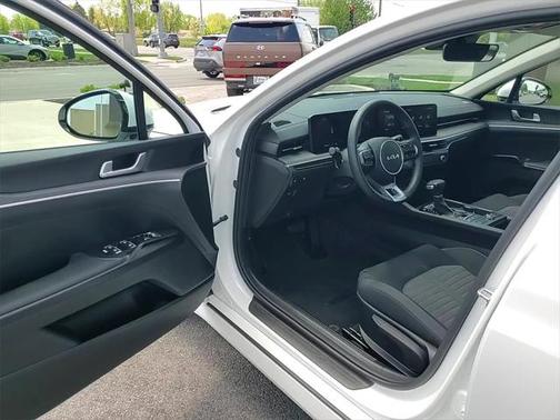 2025 Kia K5 LXS