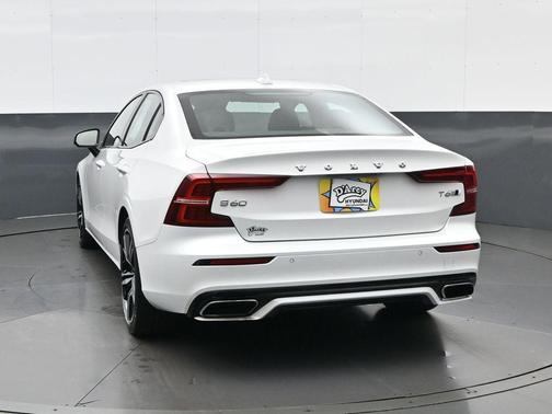 2019 Volvo S60 T6 R-Design