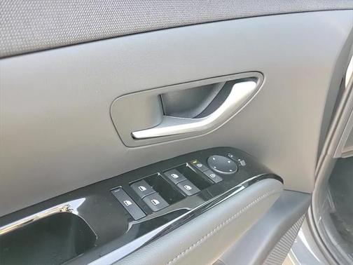 2025 Hyundai SANTA CRUZ SEL Activity