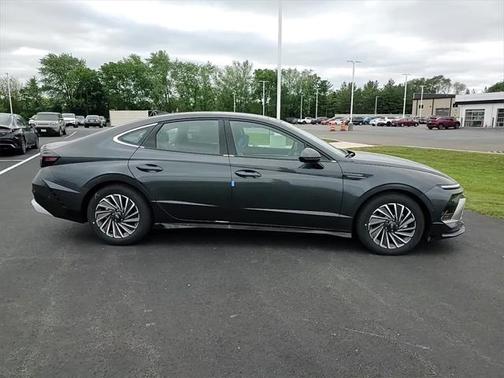 2025 Hyundai SONATA Hybrid Limited