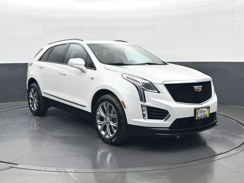 Crystal White Tricoat 2020 Cadillac XT5 Sport