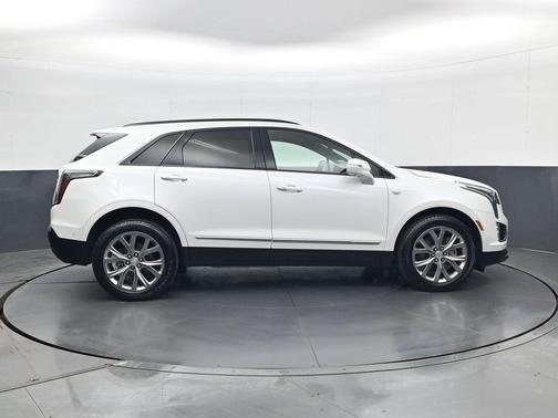 Crystal White Tricoat 2020 Cadillac XT5 Sport