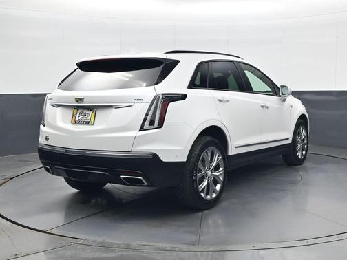 Crystal White Tricoat 2020 Cadillac XT5 Sport