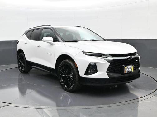 Iridescent Pearl Tricoat 2022 Chevrolet Blazer RS