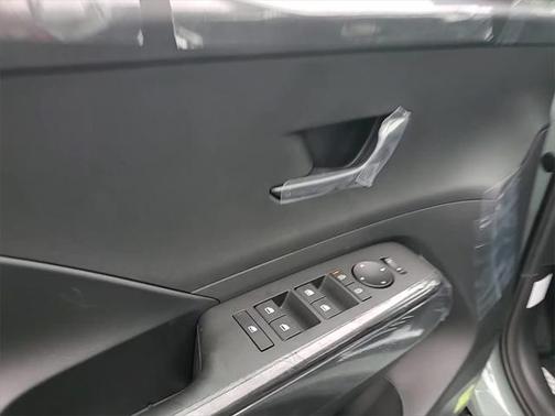 2025 Hyundai KONA SE