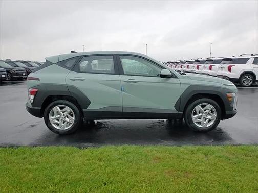 2025 Hyundai KONA SE