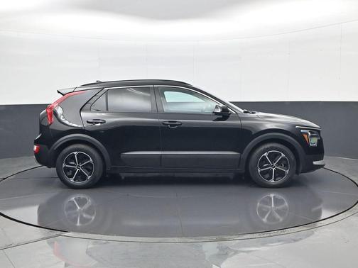 Aurora Black Pearl 2023 Kia Niro EX