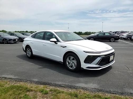 2025 Hyundai SONATA SE