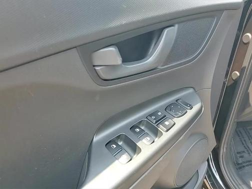 2022 Hyundai KONA SE