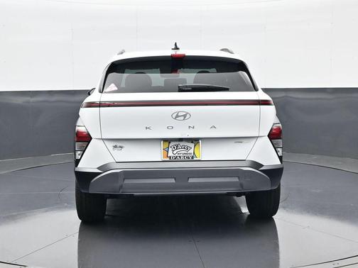 Atlas White 2026 Hyundai KONA SEL Premium