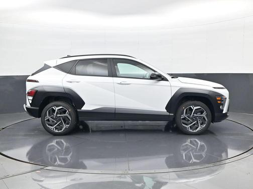 Atlas White 2026 Hyundai KONA SEL Premium
