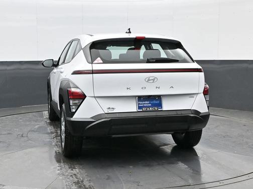 2025 Hyundai KONA SE