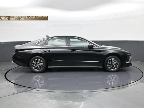 Abyss Black 2026 Hyundai SONATA Hybrid Base