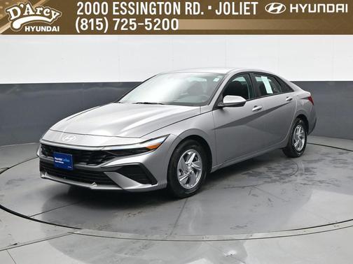 2024 Hyundai ELANTRA SE