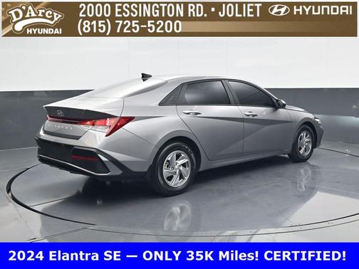 2024 Hyundai ELANTRA SE