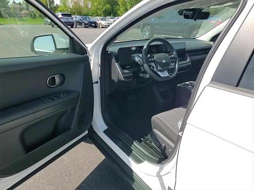 2025 Hyundai IONIQ 5 SE Standard Range