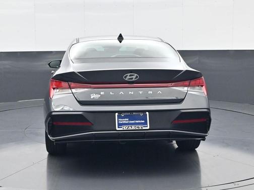 2025 Hyundai ELANTRA SEL