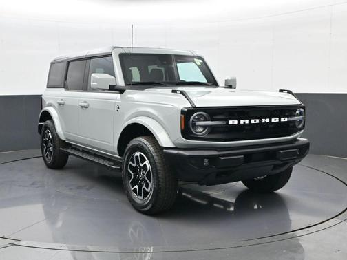 Cactus Gray 2023 Ford Bronco Outer Banks