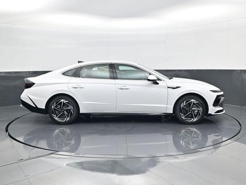 2026 Hyundai SONATA SEL