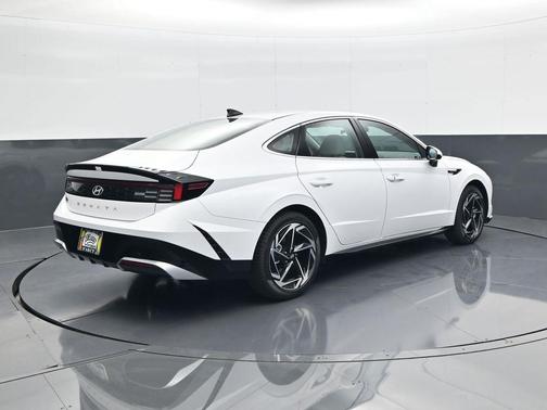 2026 Hyundai SONATA SEL