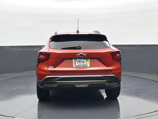 Cayenne Orange Metallic 2024 Chevrolet Trax FWD ACTIV