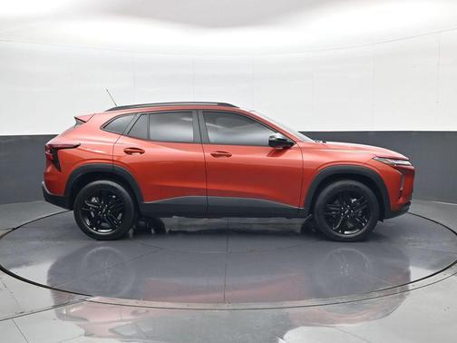 Cayenne Orange Metallic 2024 Chevrolet Trax FWD ACTIV