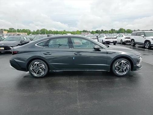 2025 Hyundai SONATA SEL