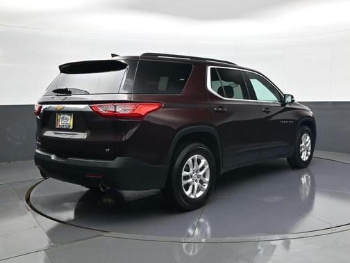 Black Cherry Metallic 2021 Chevrolet Traverse LT Cloth