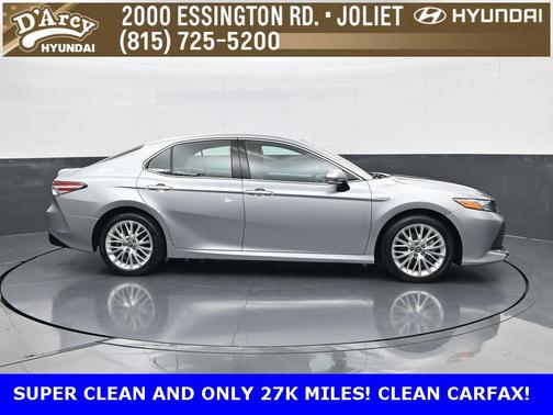 2020 Toyota Camry Hybrid XLE