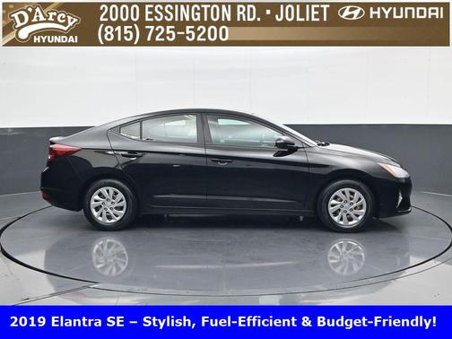 2019 Hyundai ELANTRA SE