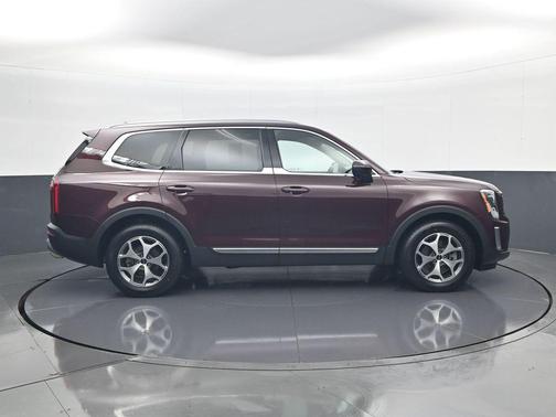 Sangria 2022 Kia Telluride EX