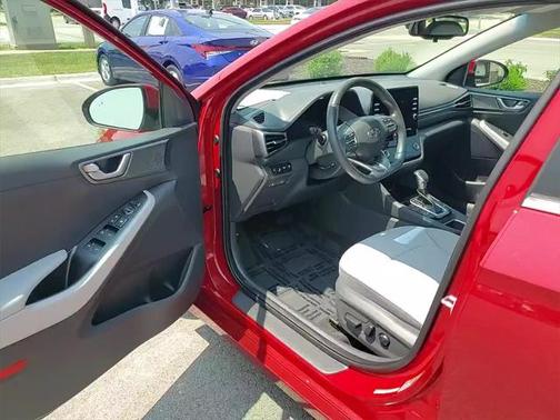 2022 Hyundai IONIQ Hybrid SE