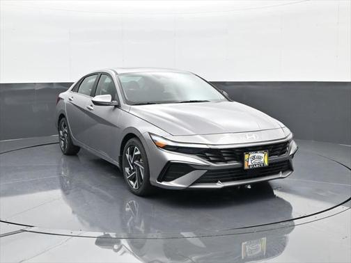 2025 Hyundai ELANTRA SEL