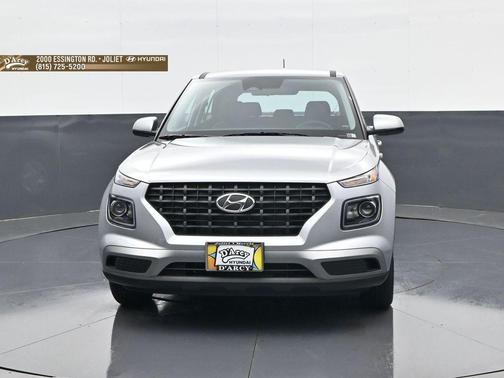 Shimmering Silver 2026 Hyundai VENUE SE