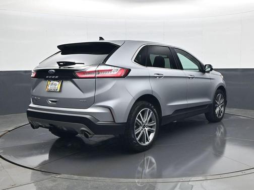 Iconic Silver Metallic 2023 Ford Edge Titanium