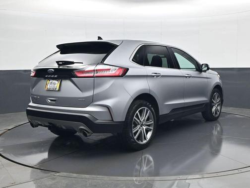 Iconic Silver Metallic 2023 Ford Edge Titanium