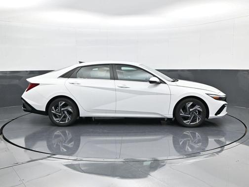 2025 Hyundai ELANTRA HEV Limited