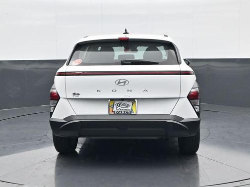 2026 Hyundai KONA SE