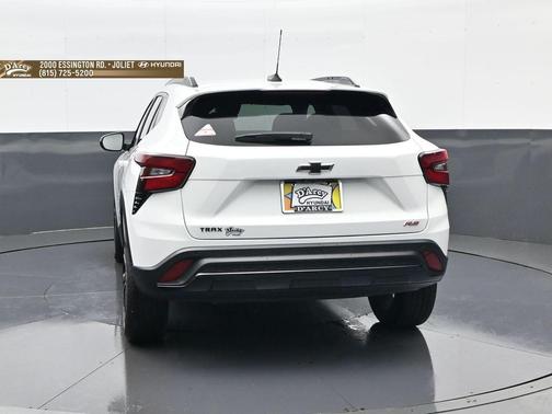 Summit White 2024 Chevrolet Trax FWD 2RS