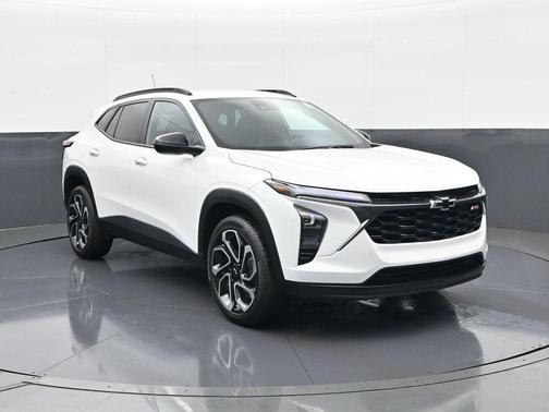 Summit White 2024 Chevrolet Trax FWD 2RS